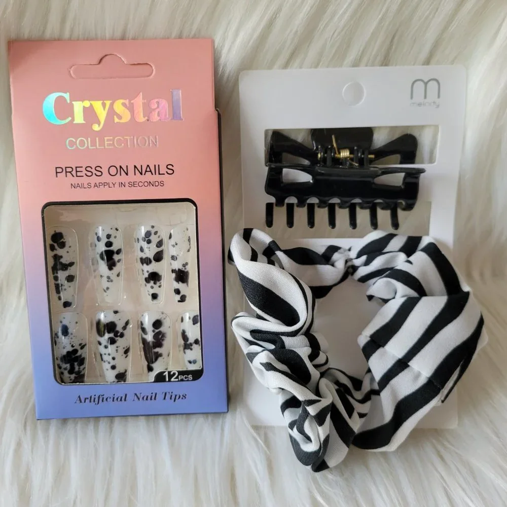 Black & White Accessories Set